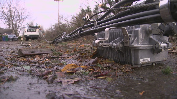  Power restoration efforts continue one week after bomb cyclone hits western Washington 