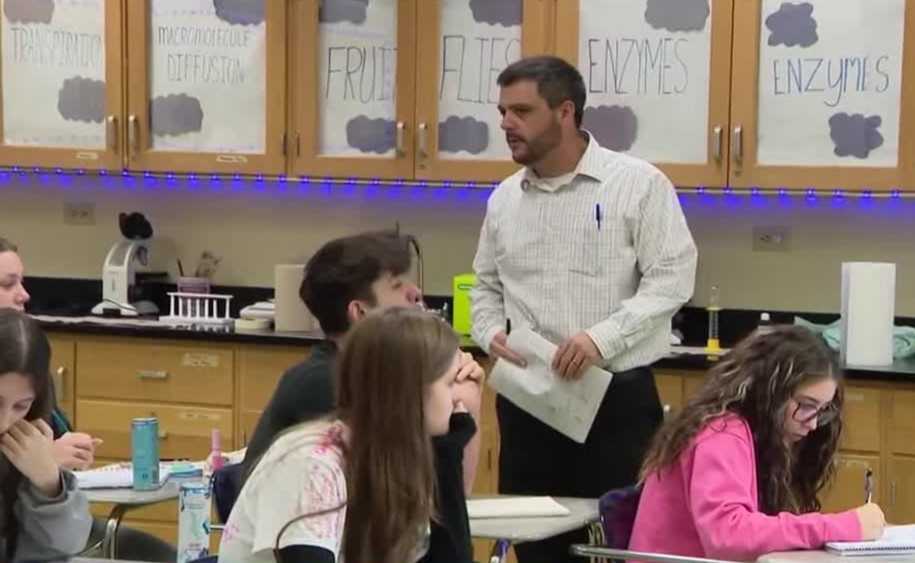  'Wish I had a building full of Mr. Muracos': Meet WTAE's Teacher of the Month 