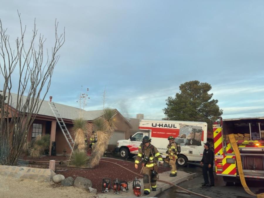  2 residents, 2 cats displaced after Las Cruces house fire 