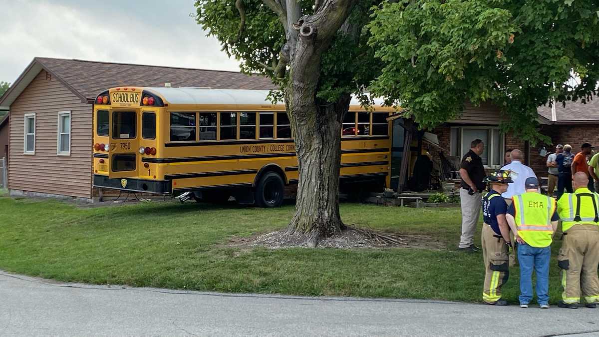  School bus carrying 32 students crashes into home near Ohio-Indiana border 
