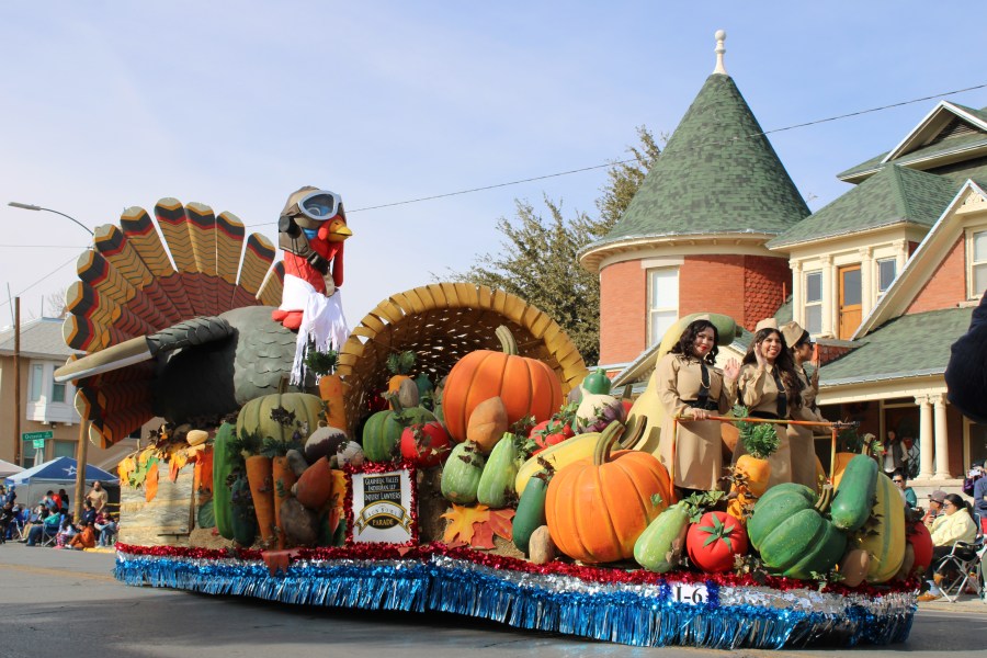  Photos: Images from 88th annual Glasheen, Valles & Inderman Injury Lawyers Sun Bowl Parade 