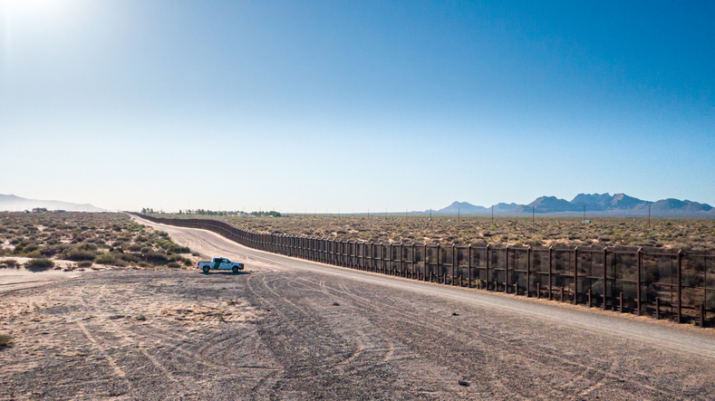  More than 100 unaccompanied kids found at US border: Texas official 