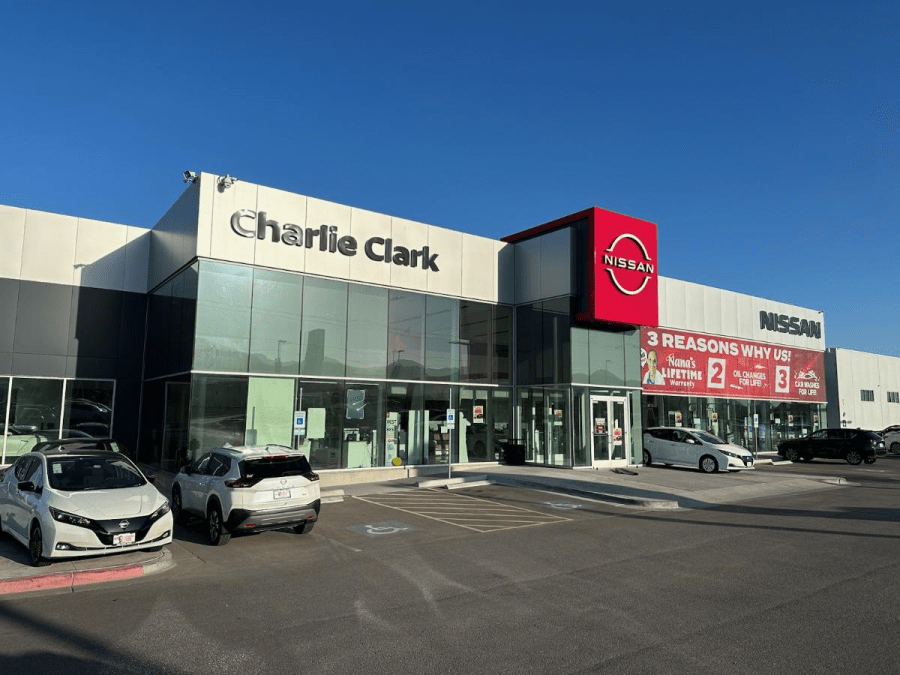  Charlie Clark Nissan teams up to give out coats to kids 