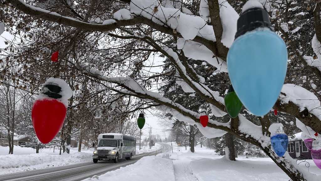  2 people die from heart attacks after shoveling snow as winter blast hits Northeast 