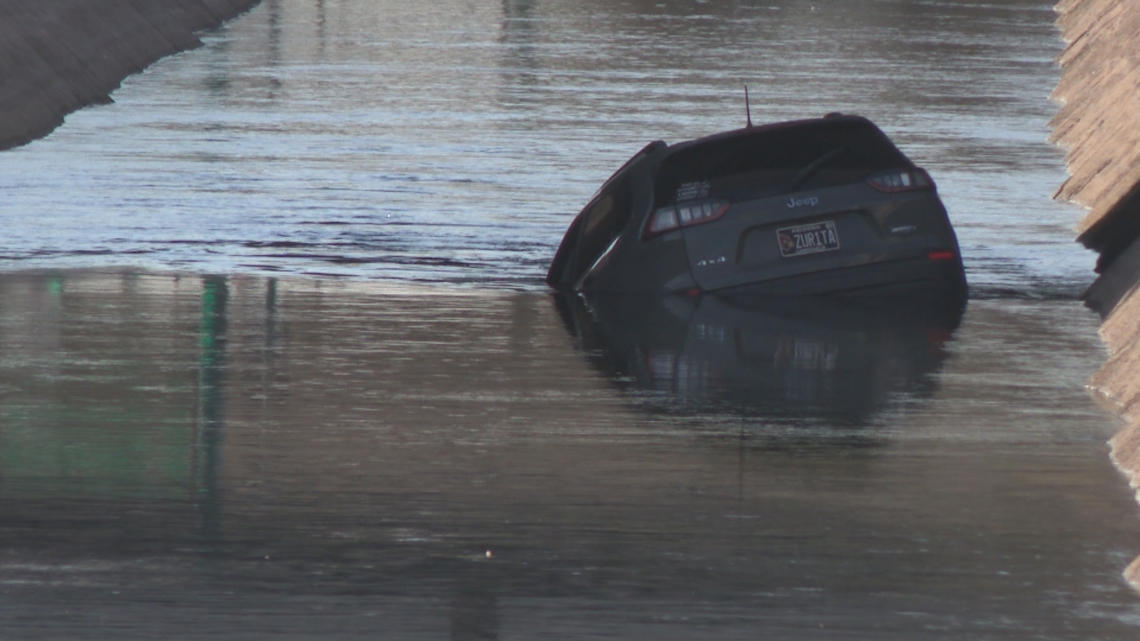  Witnesses near where a car crashed into canal jumped into cold water to save woman, 4 children 