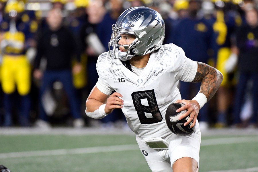  Oregon quarterback Dillon Gabriel named Heisman Trophy finalist 