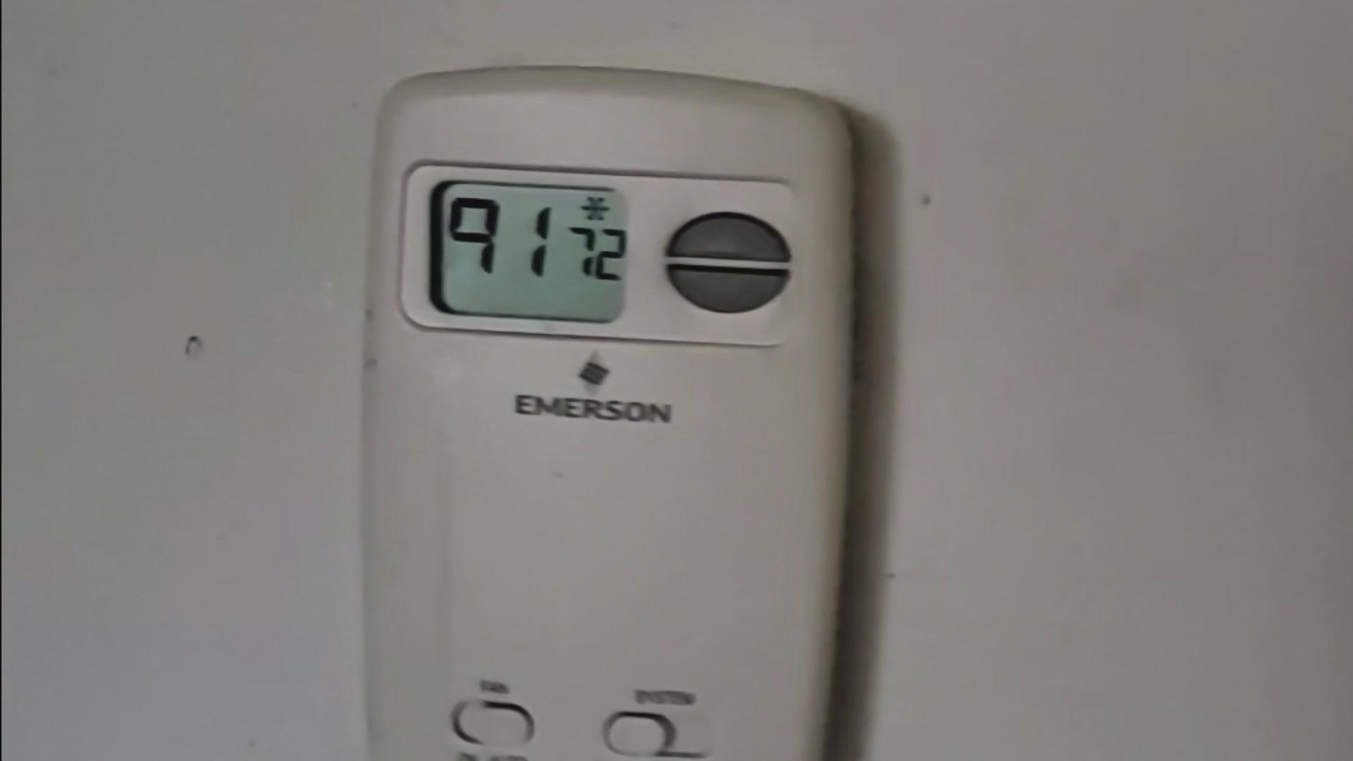  Denton apartment residents fed up with faulty A/C amid summer heat 