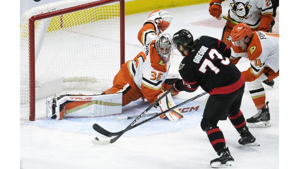  Ducks get dominated from the start in loss to Senators 