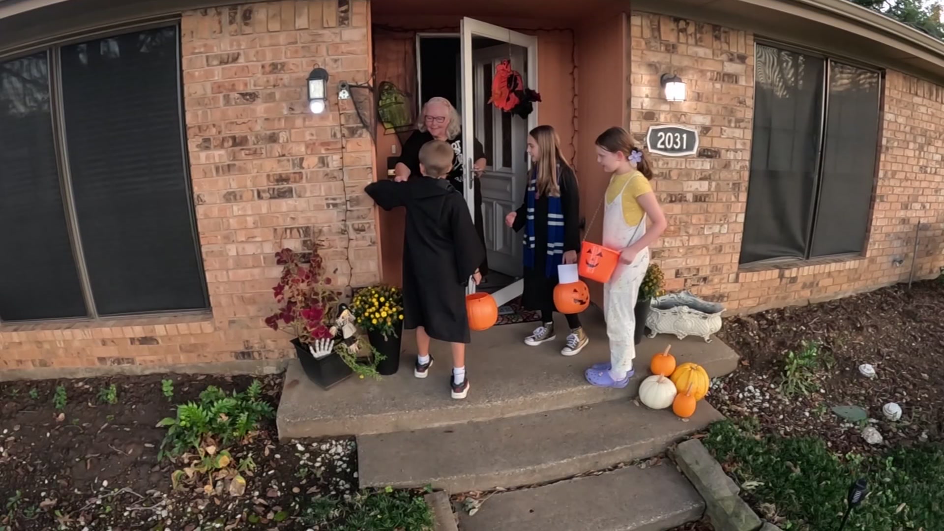  Highland Village students trick-or-treat to save elementary school 