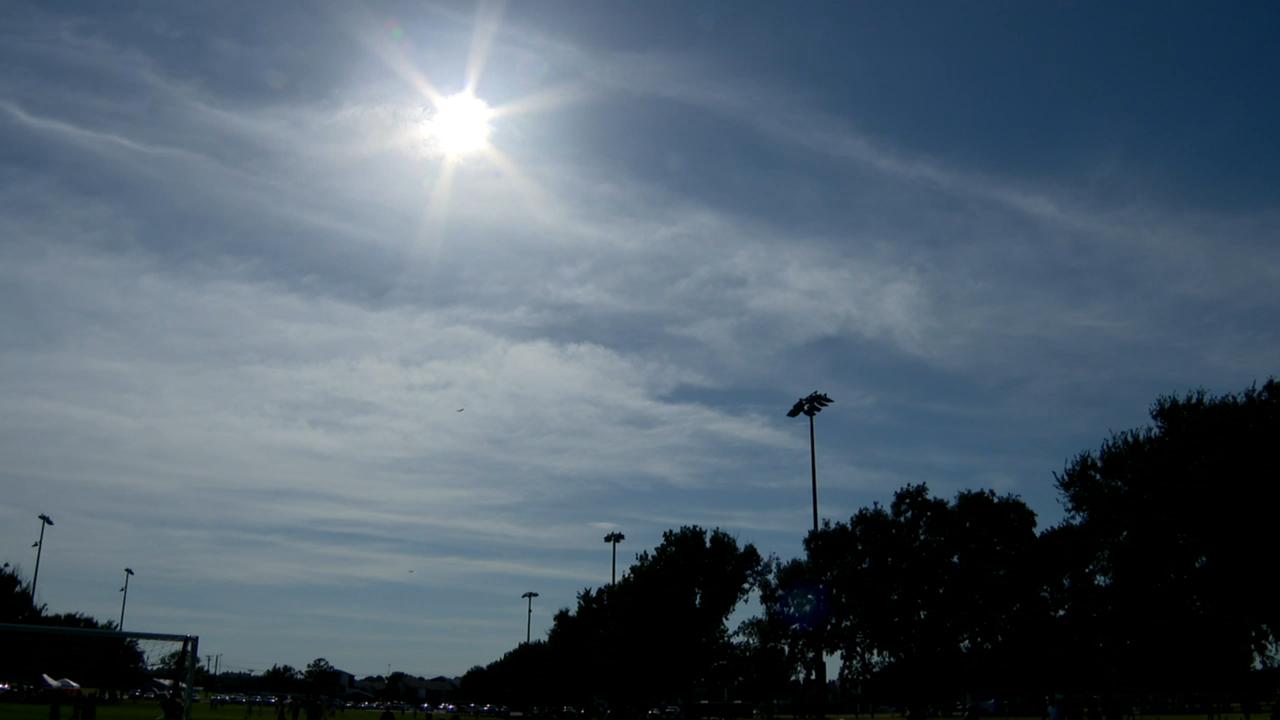  Some North Texans face hours of lost power in extreme heat, others power through sporting events 