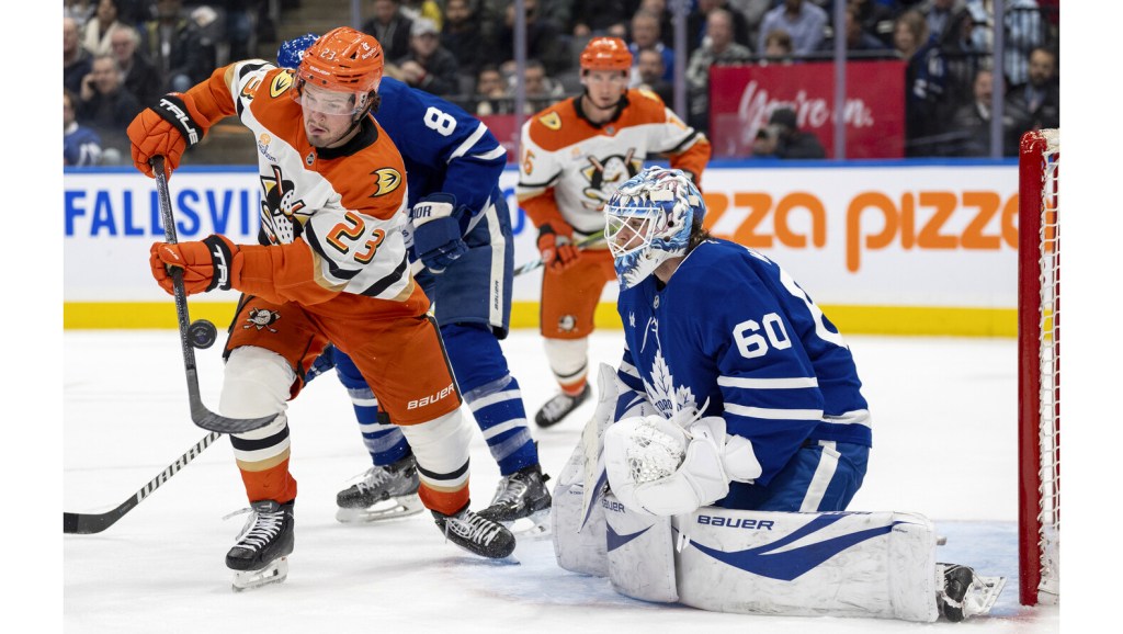  Ducks’ skid reaches 5 games after loss to Maple Leafs 