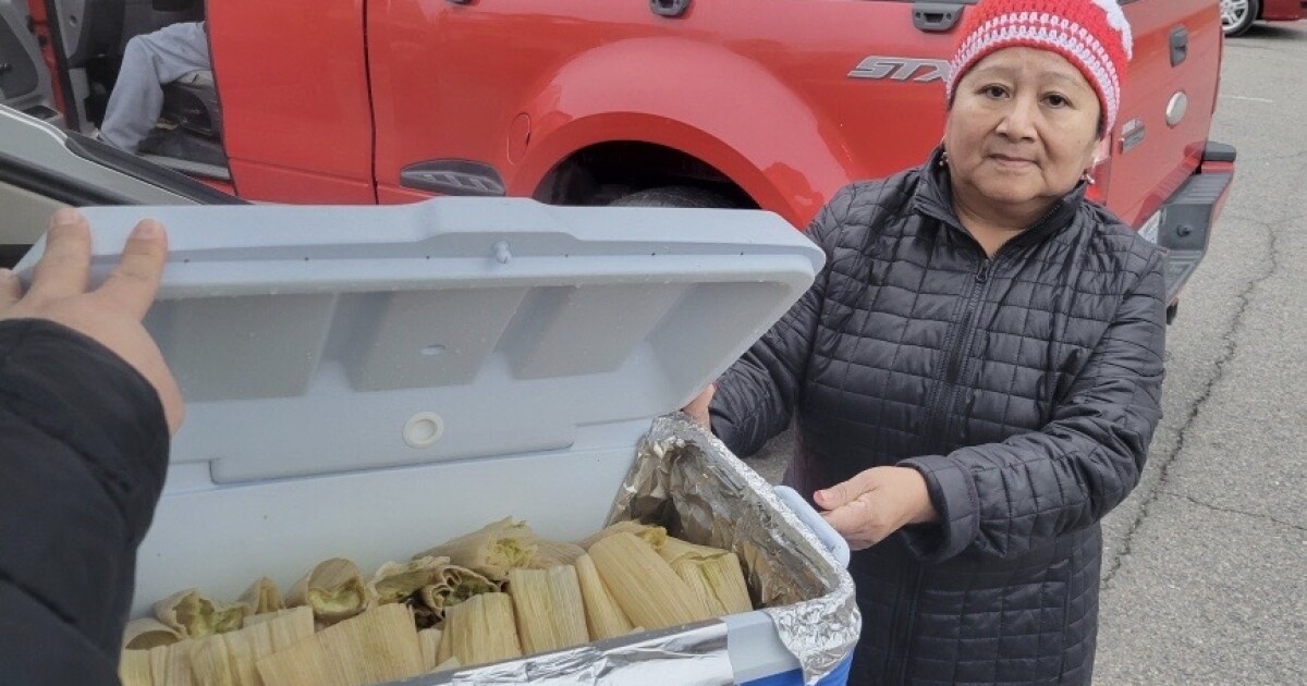   
																With power out, a North Carolina community shares tamales 
															 