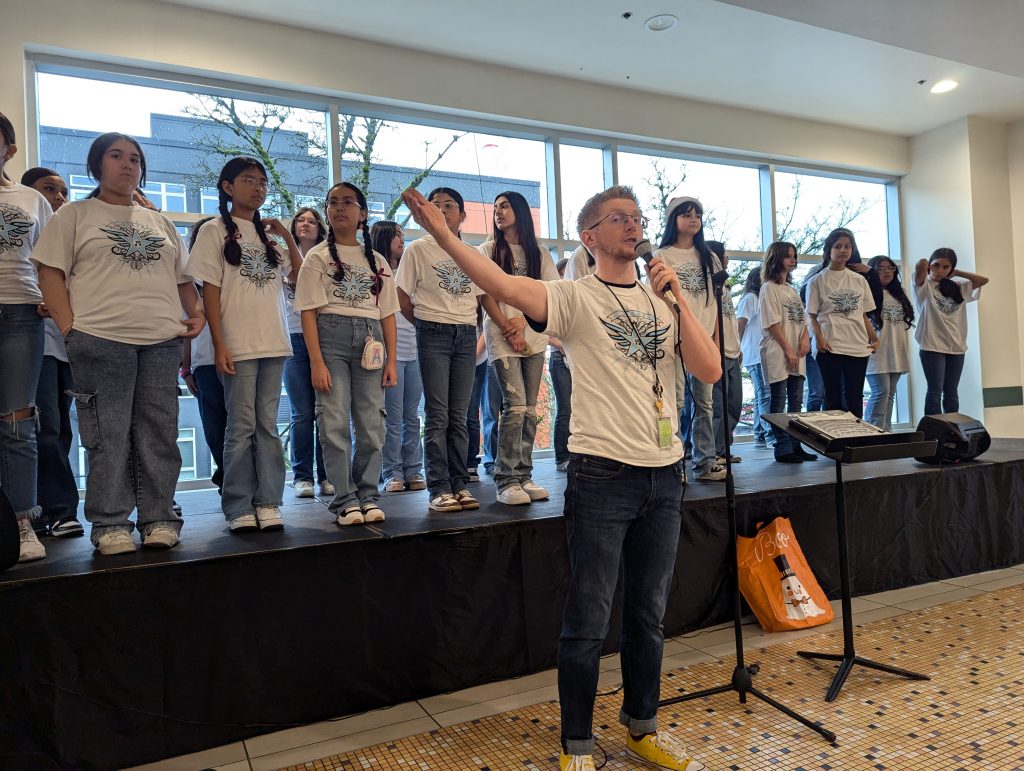  Student musicians bring cheer, carols to Salem Center 