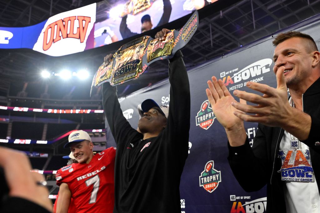  Sights and Sounds of the 2024 LA Bowl: UNLV beats Cal 