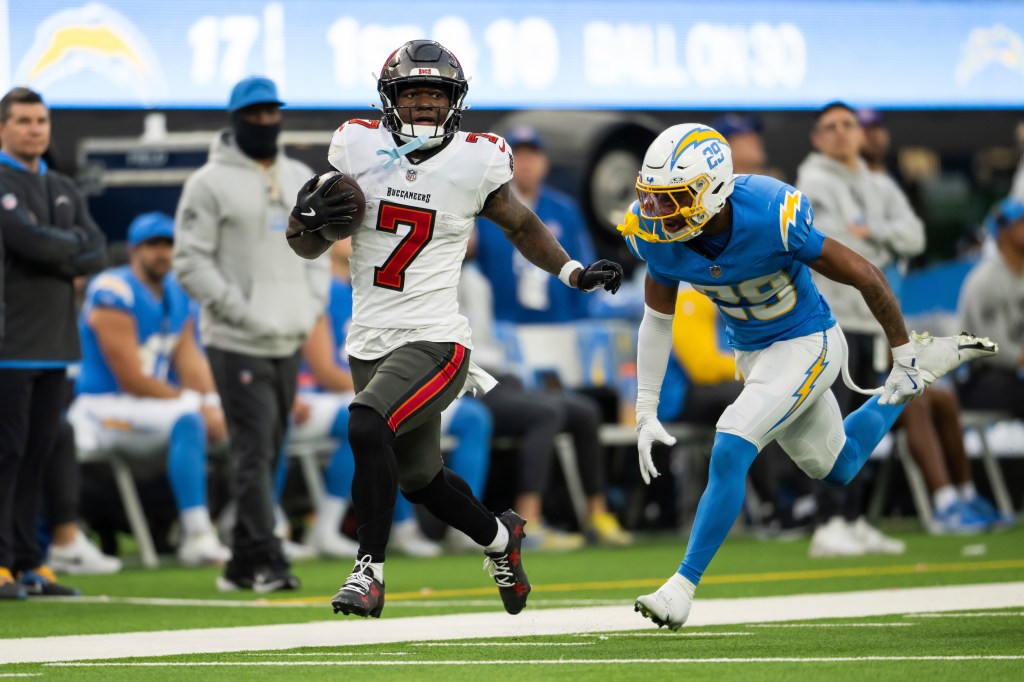  Bucs’ Bucky Irving is in a rush to reach 1,000-yard milestone 