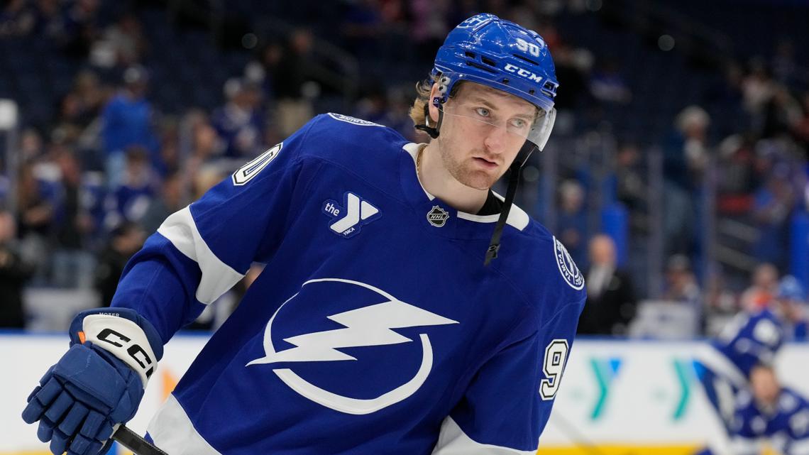  Lightning defenseman J.J. Moser to be out for 8 to 10 weeks 