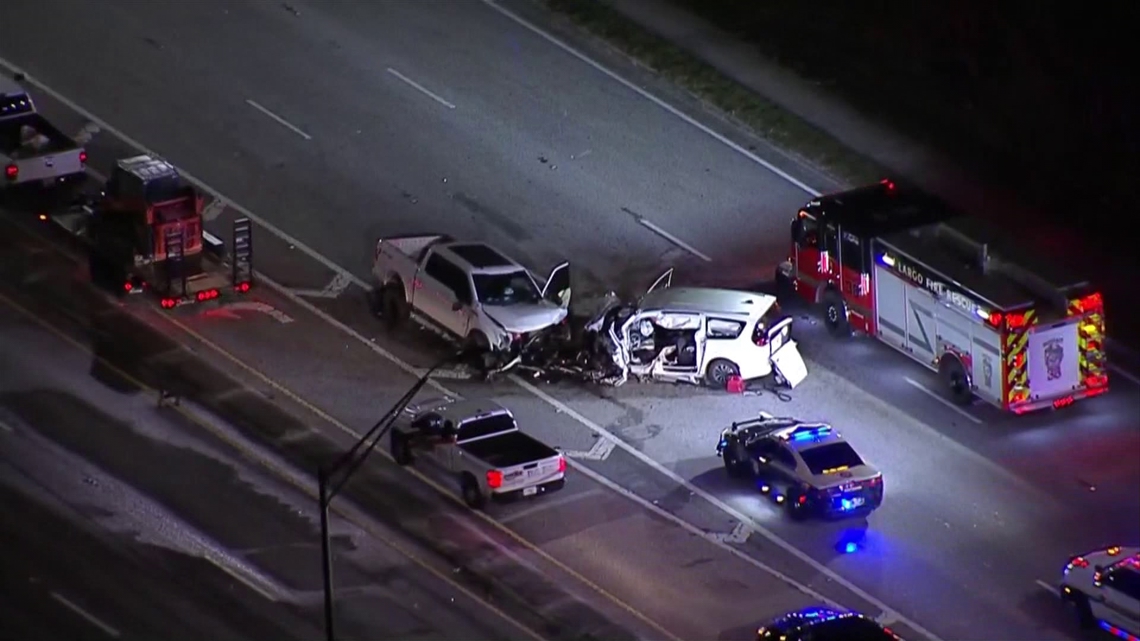  Traffic in Largo impacted after serious crash involving pickup truck and van 