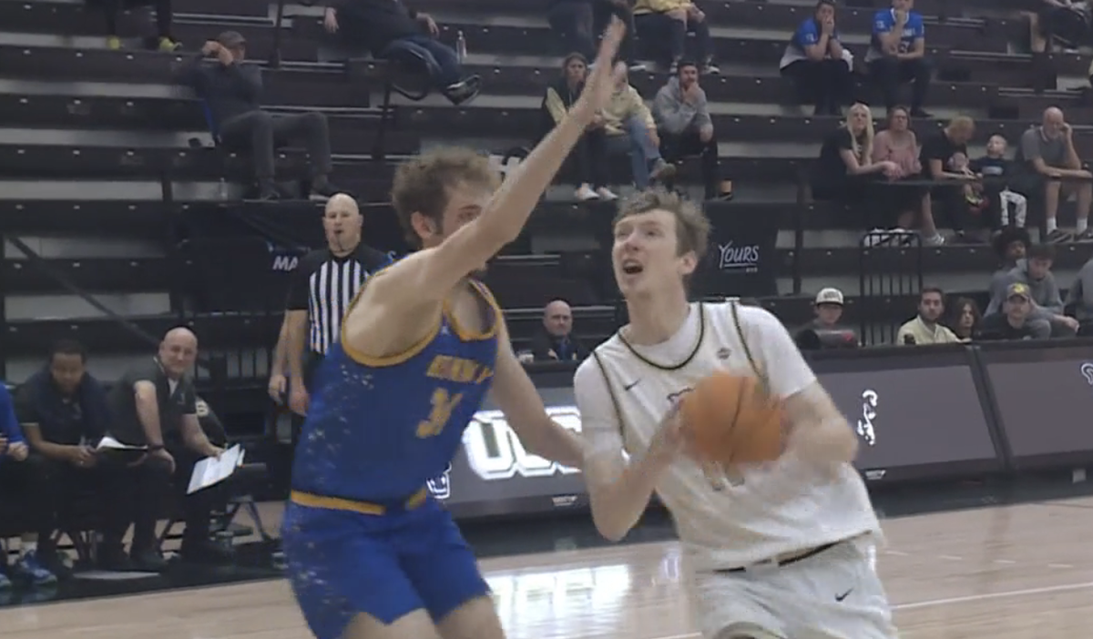   
																UCCS men’s basketball team beats Bethany College 
															 