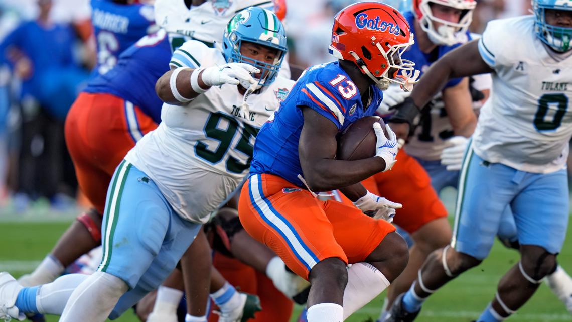  Lagway throws for 305 yards to help Florida trounce Tulane 33-8 in the Gasparilla Bowl 