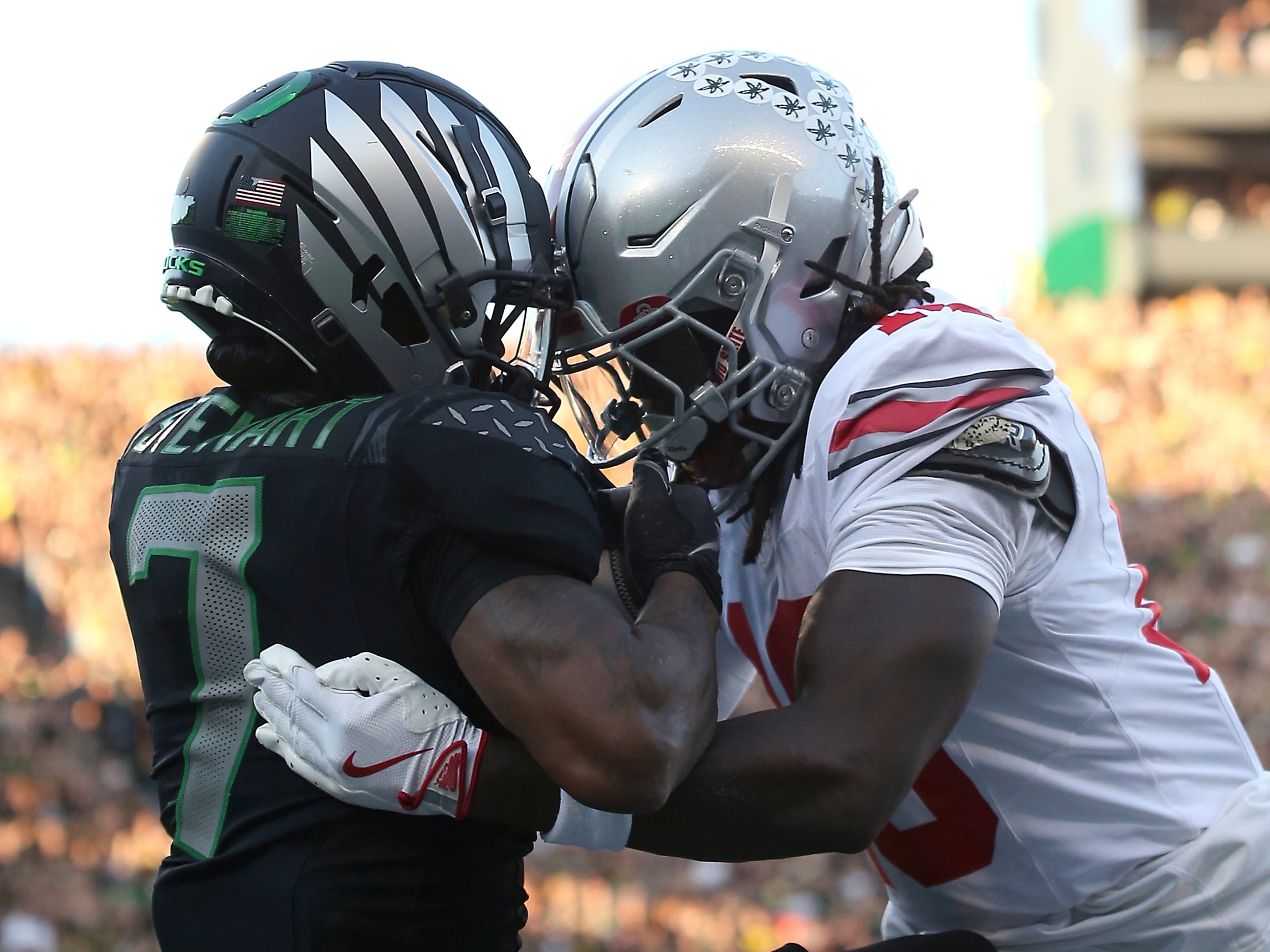  Oregon opens as slight underdog against Ohio State in Rose Bowl 