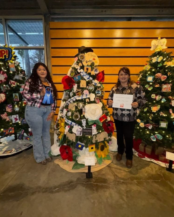  Donna HS Floral Club earns 1st place in 2024 Christmas Tree Forest exhibit 