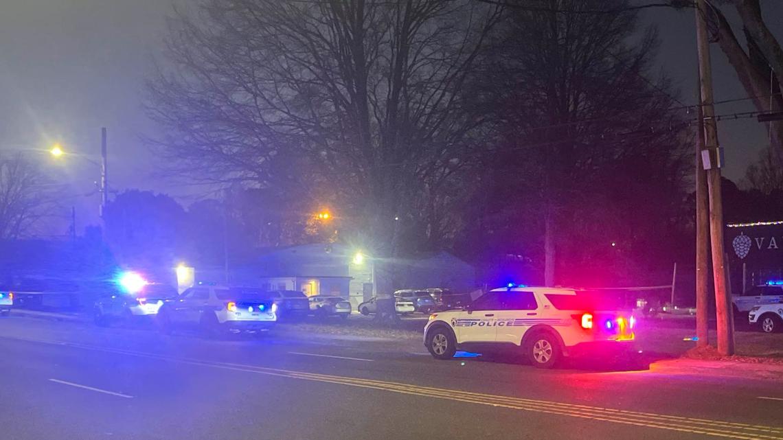  3 people shot in southeast Charlotte 