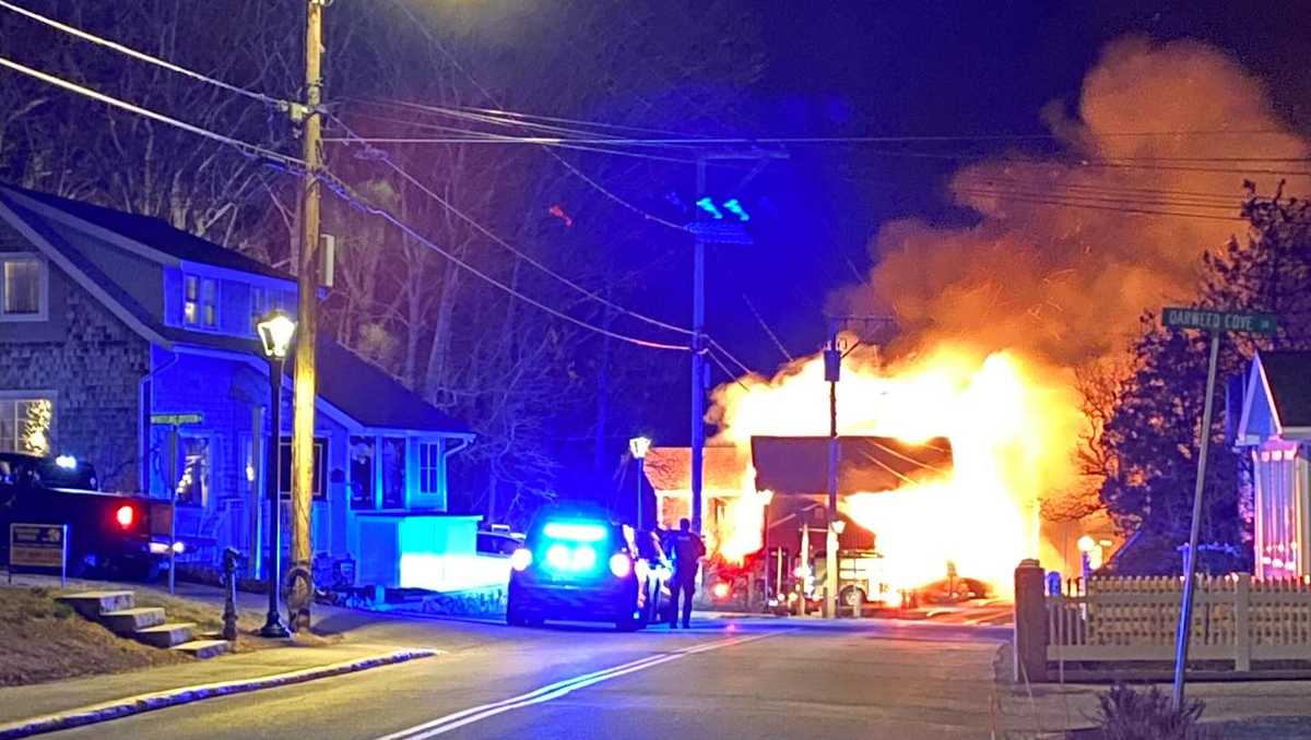  Crews battle large fire near Perkins Cove in Ogunquit 