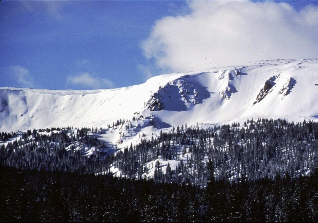  174 Winter Park skiers and snowboarders rescued after a lift cracks 