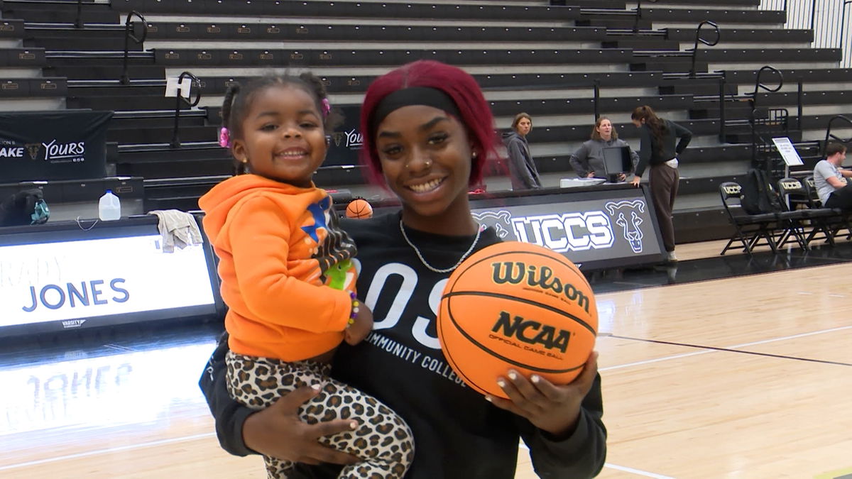  Sports Extra: Amyah Allen Moore, UCCS point guard, and mom 