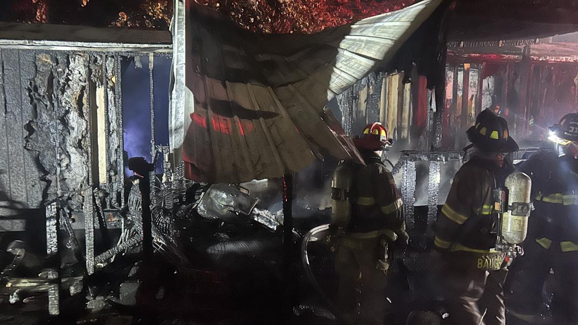  Single mom loses everything in fire just before Christmas 