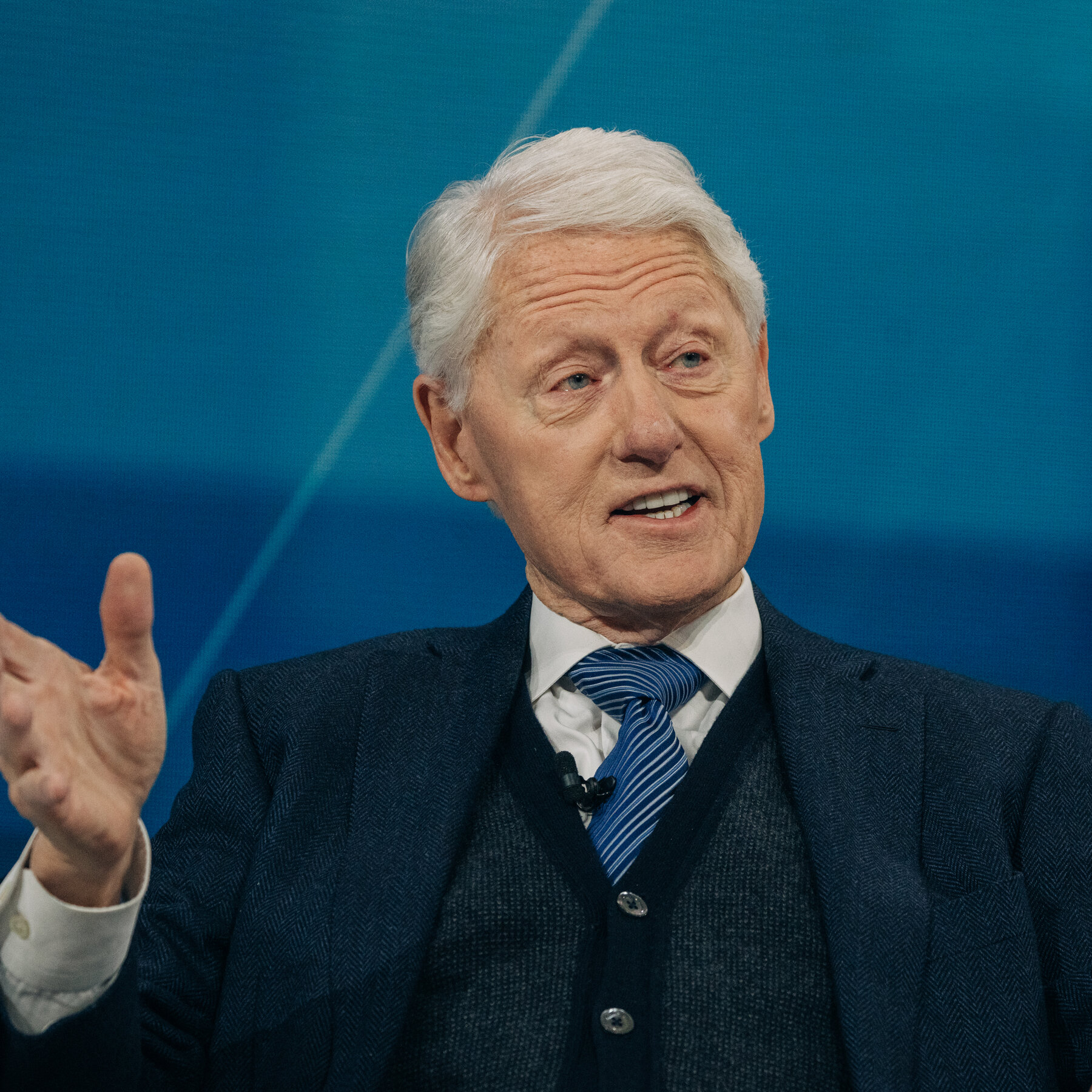  Bill Clinton Is Hospitalized After Developing a Fever 