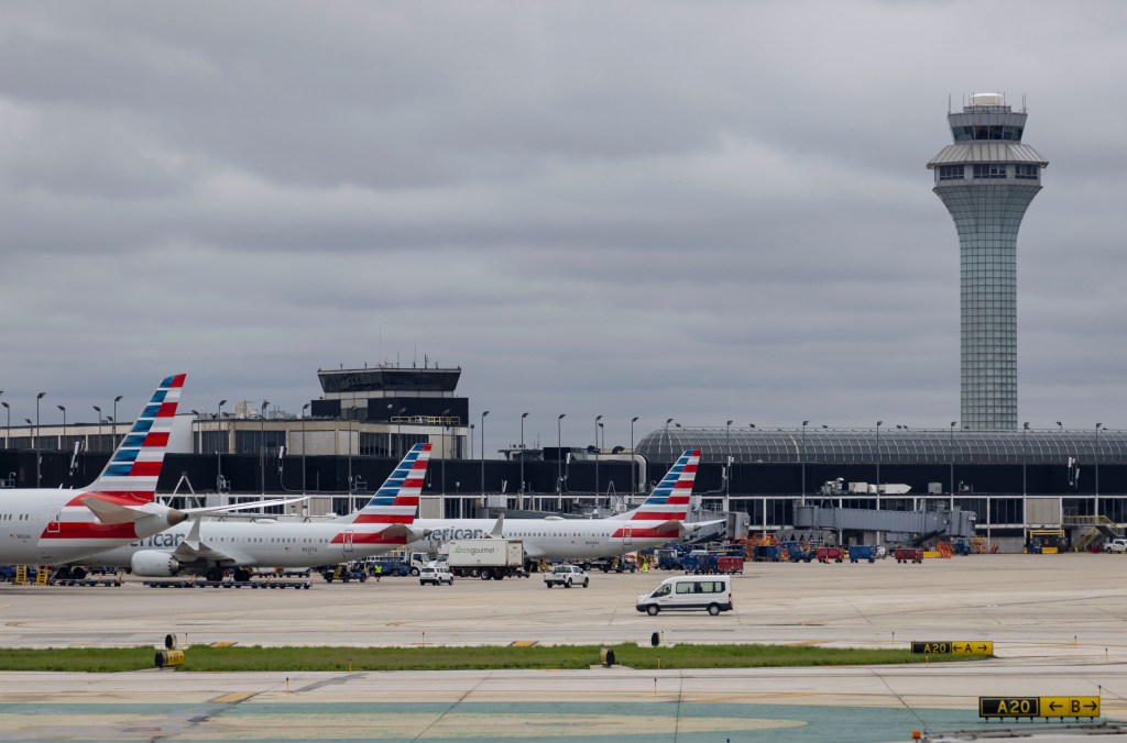  American Airlines operations up and running again after technical issue grounded US flights 