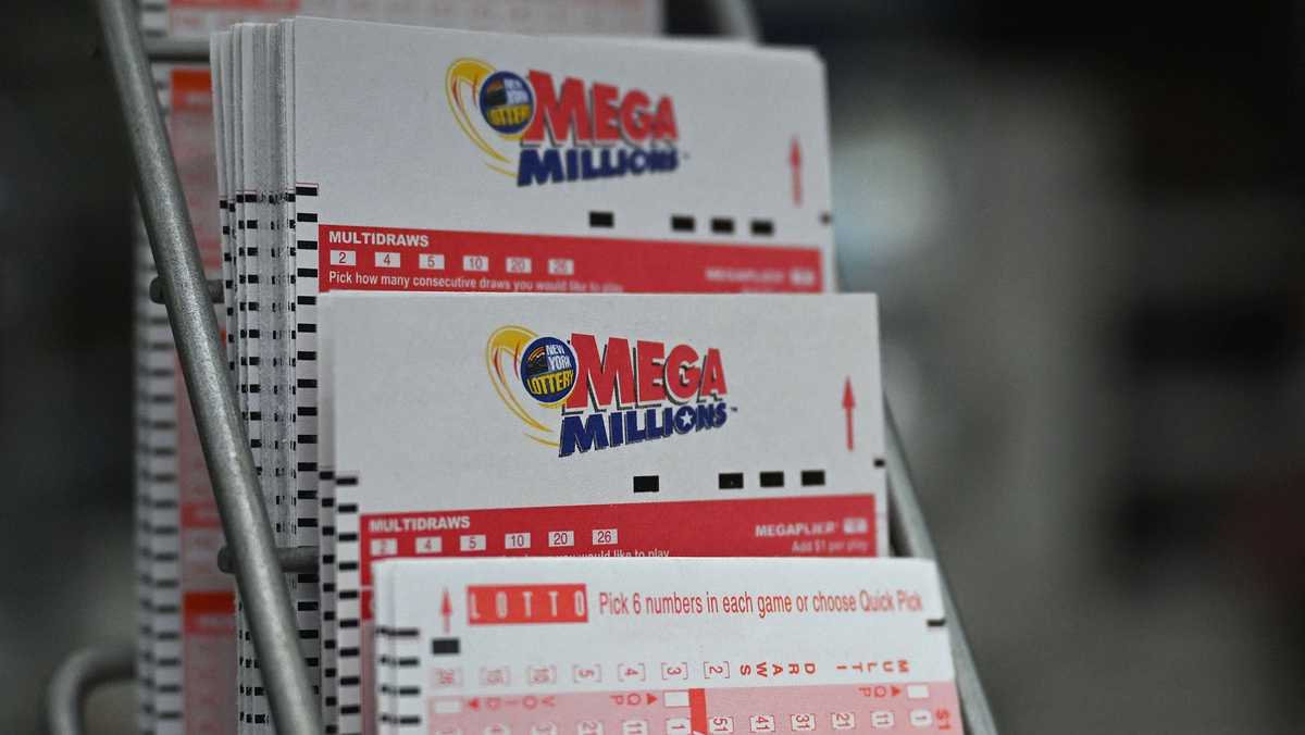  Winner of New Jersey’s $1.13 billion jackpot finally claims prize 