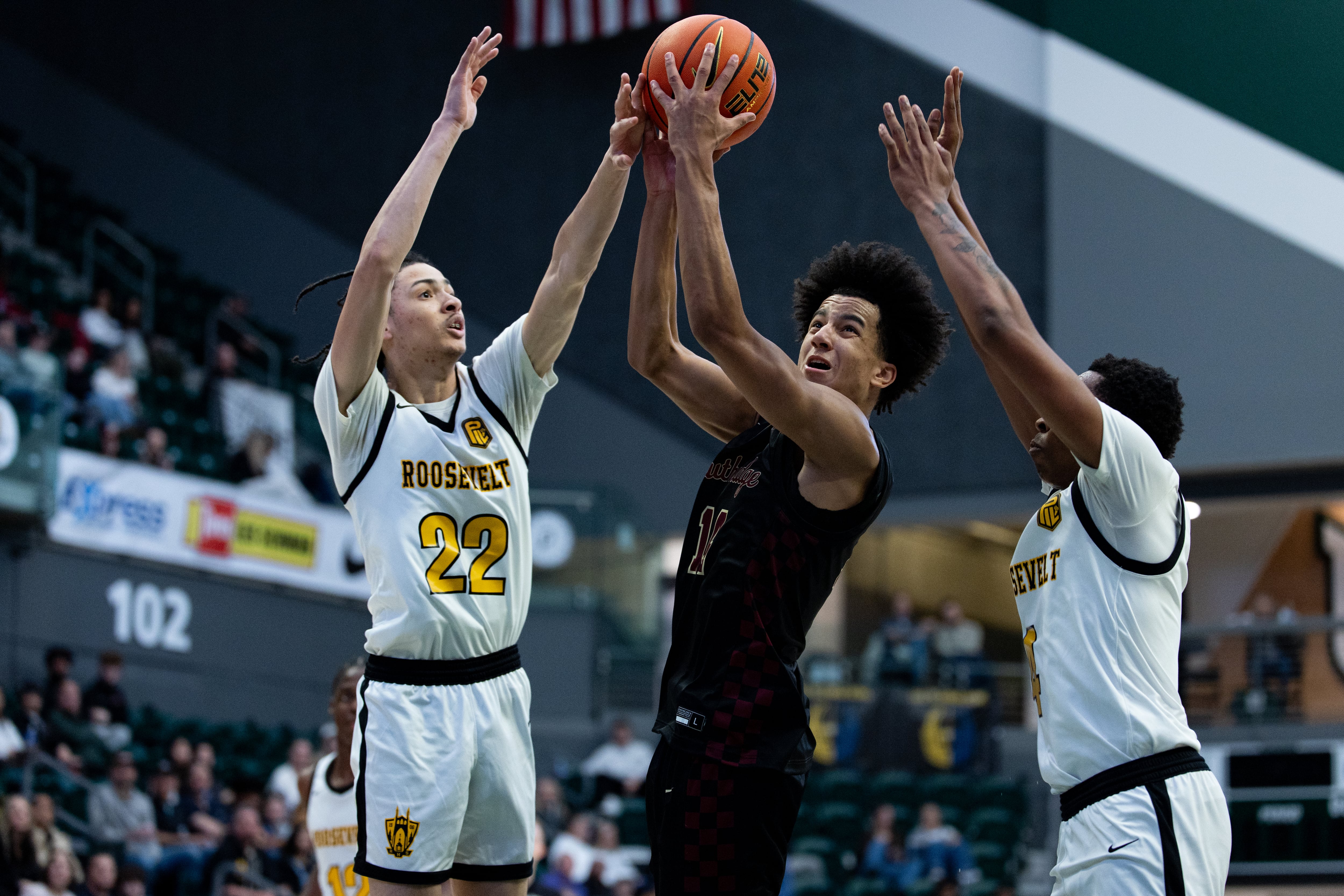  Results, scoring leaders from day  1 of the Les Schwab Invitational 