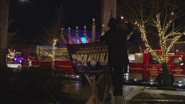  Community shines bright as Jewish Ballard residents gather for menorah lighting ceremony 