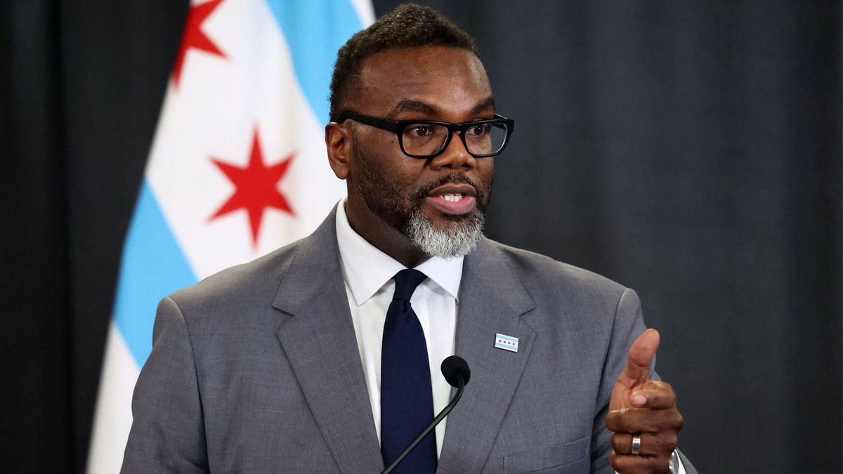  The real reason Chicago Mayor Brandon Johnson is working so hard to resist Trump 