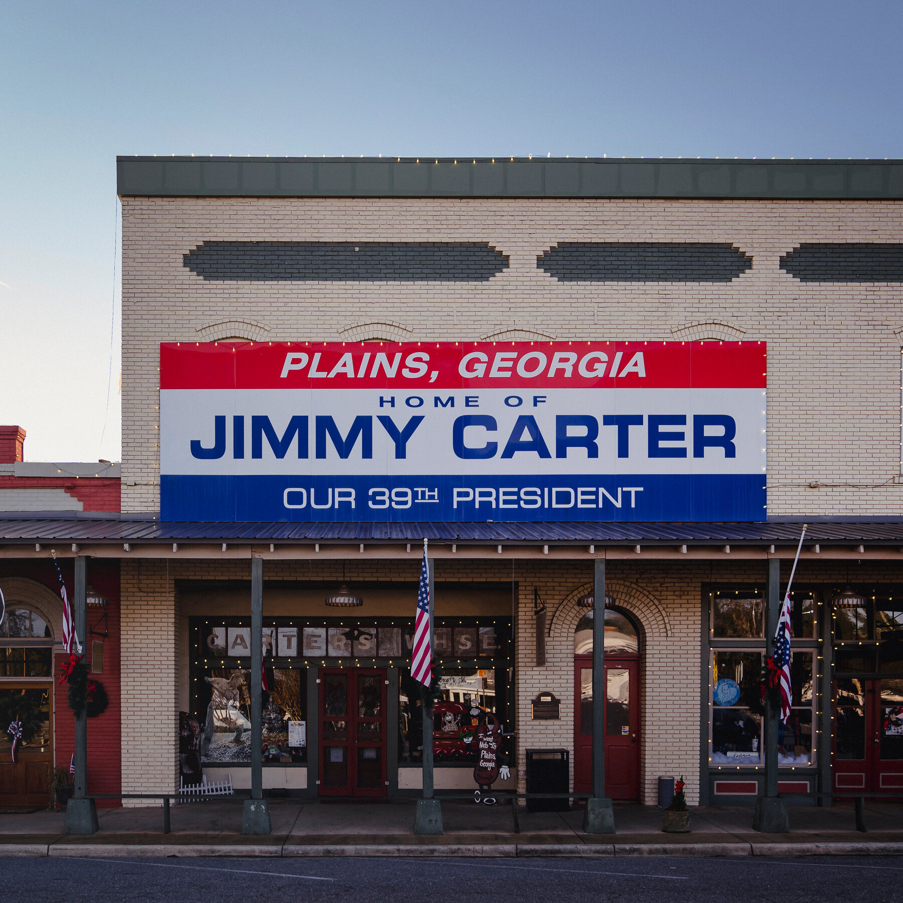  In Carter’s Hometown, a Long Vigil Ends With Sorrow, but Also Uplift 