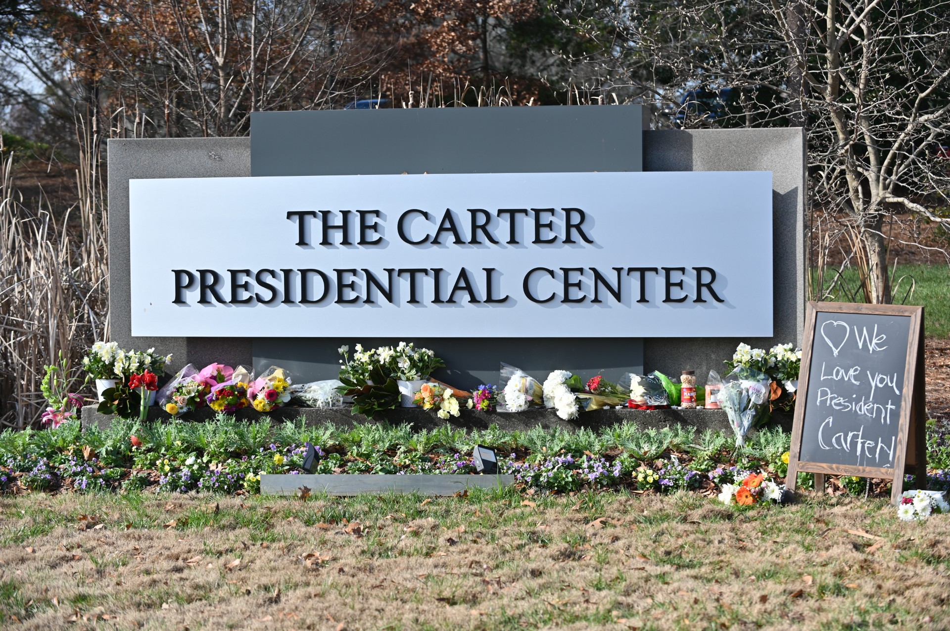  Georgia residents visit The Carter Center to pay tribute to the late POTUS 