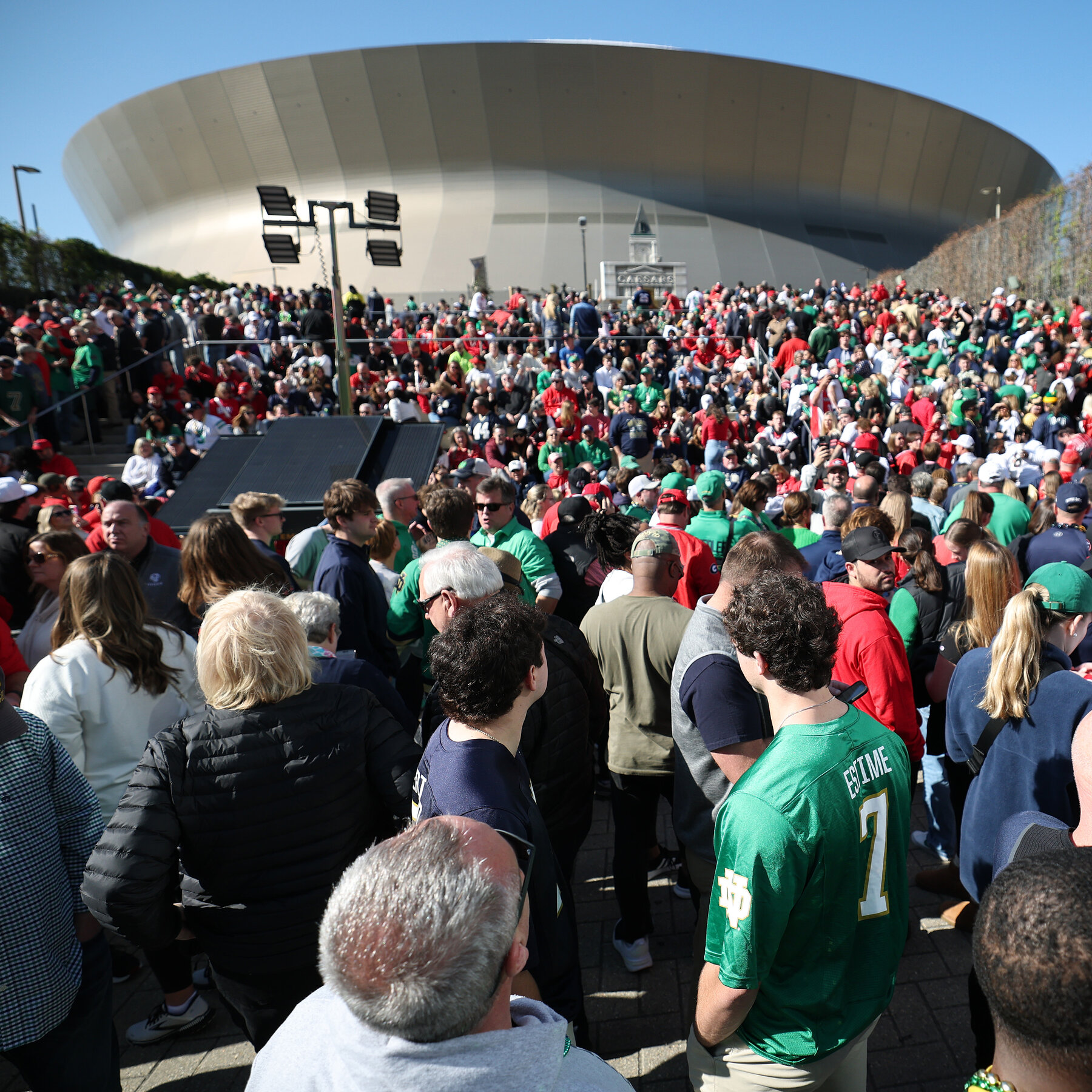  Fans at Sugar Bowl Observe Moment of Silence for New Orleans Truck Attack 