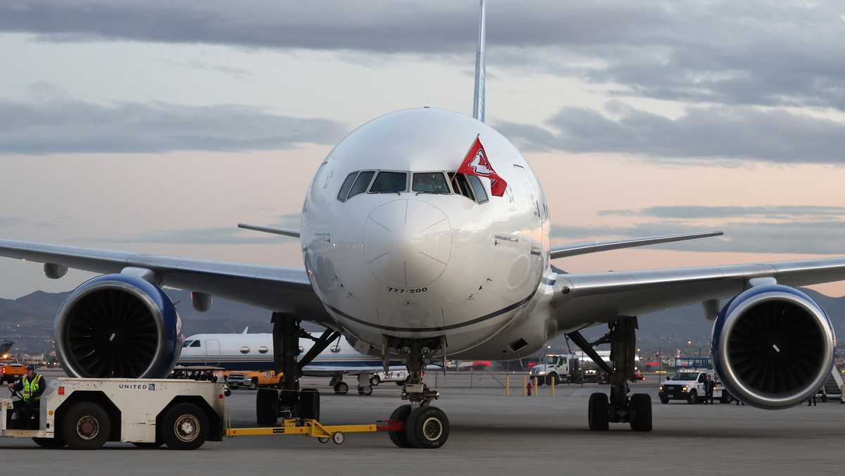  Kansas City Chiefs charter plane takes off after airfield opens following 'rapid ice accumulation' 