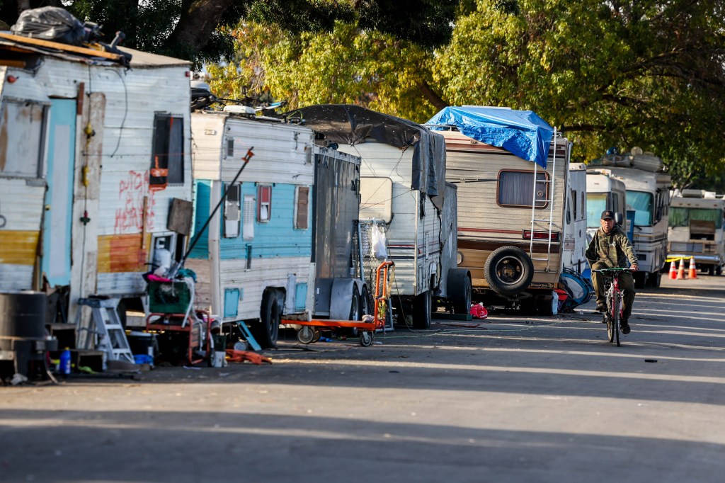  Bay Area homeless population rose to a record 38,891 people in 2024 