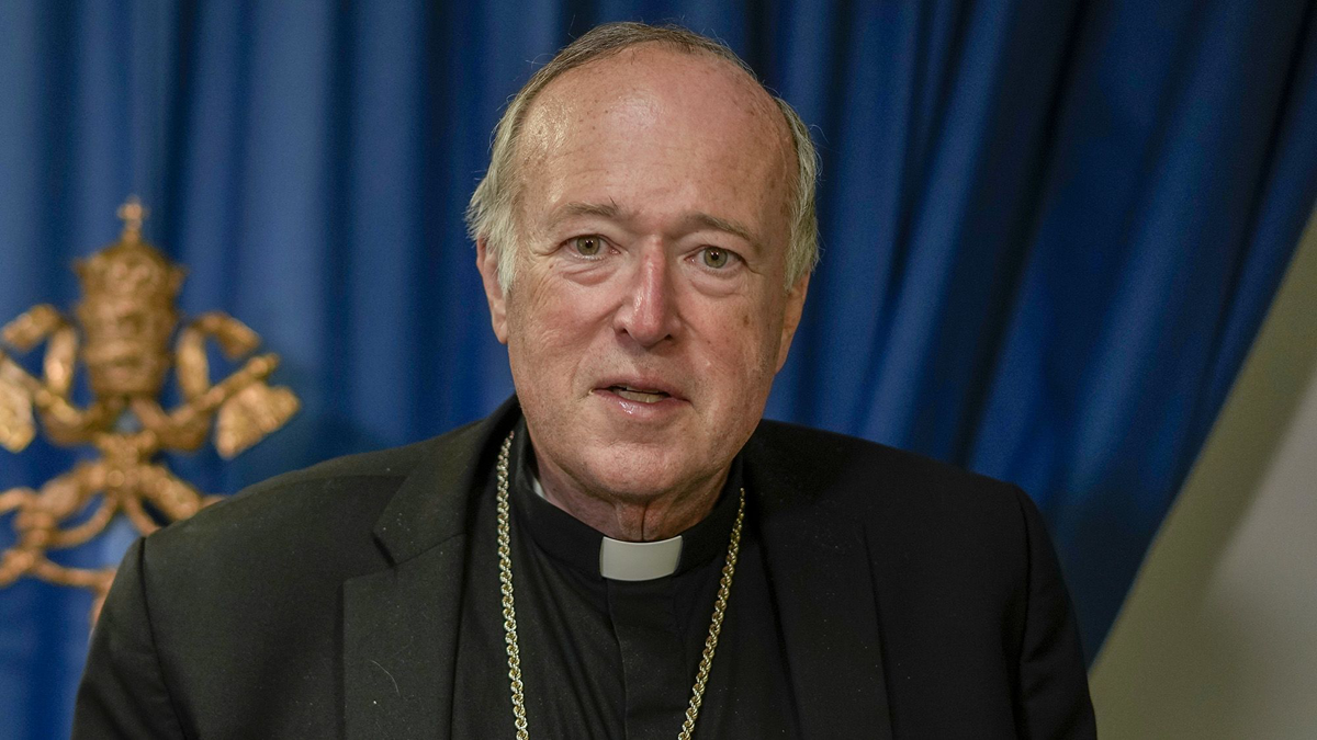  Pope appoints Trump critic to be archbishop of Washington, DC 