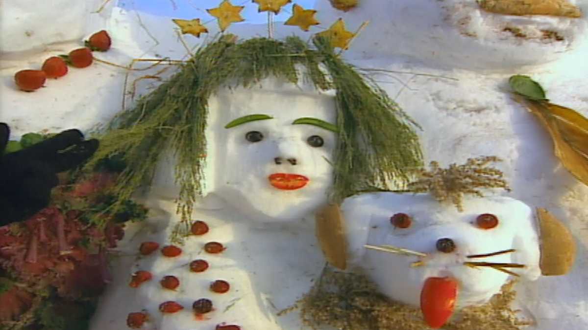  Forget coal and carrots. These 2001 snowmen featured kale gowns and mushroom ears 