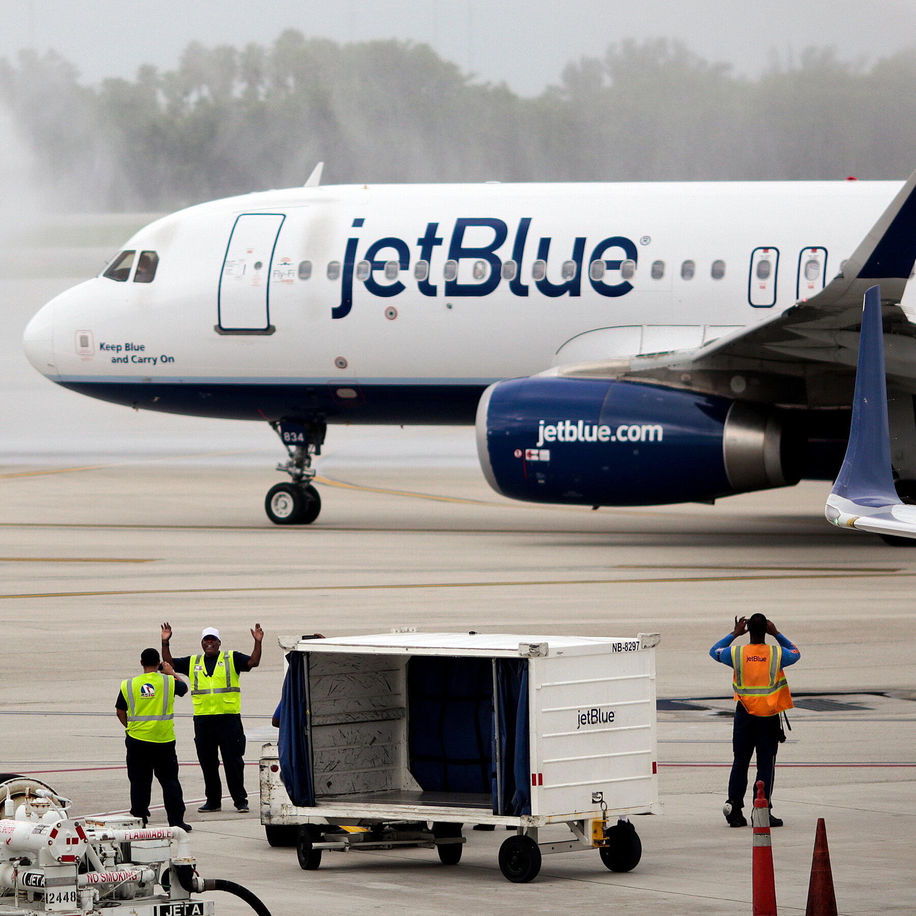  2 Bodies Found in JetBlue Plane’s Landing Gear at Fort Lauderdale Airport 