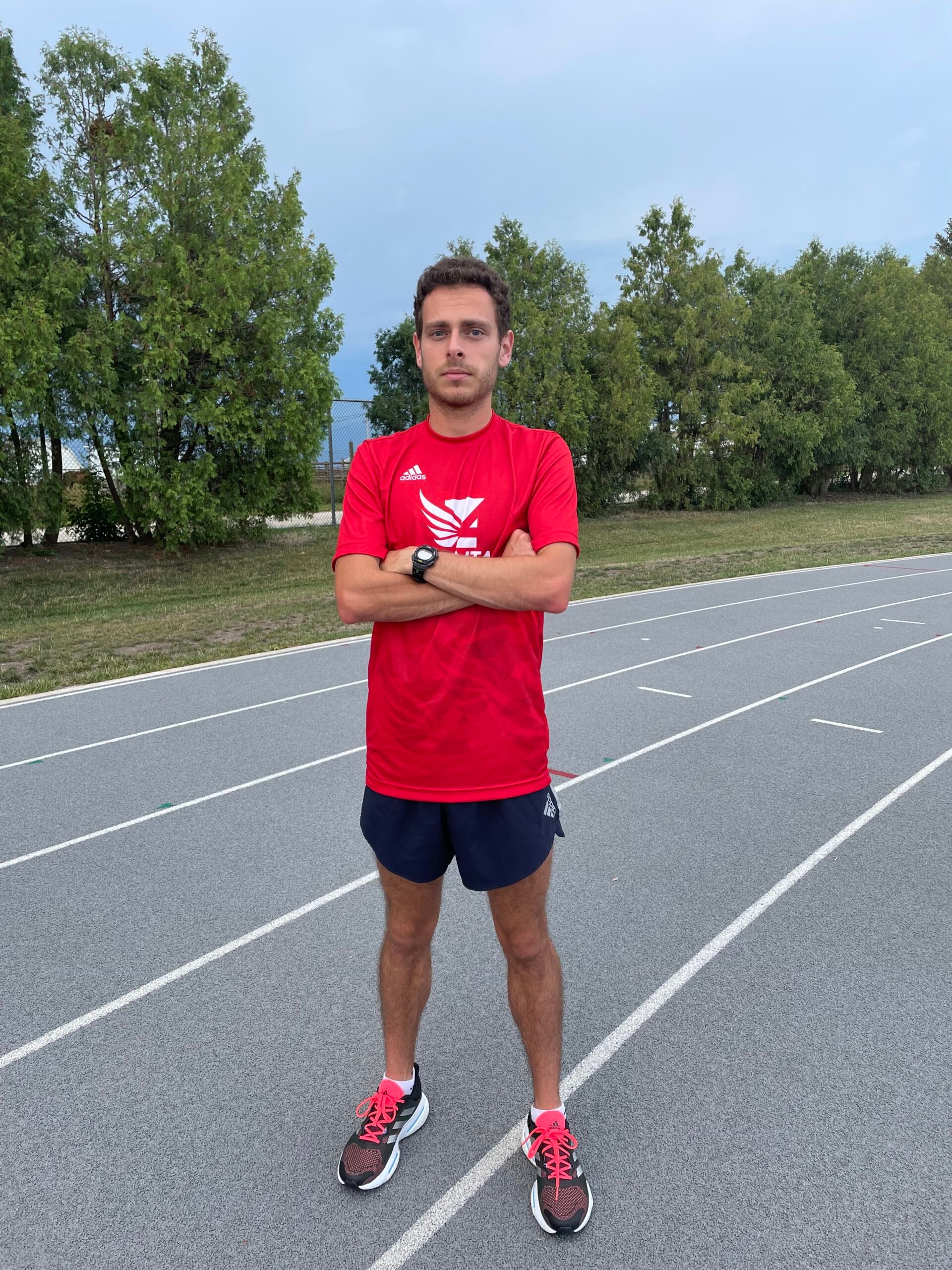  U.S.’s Fastest 1500 Man of 2022 Jonathan Davis Goes Pro and Signs With…… 