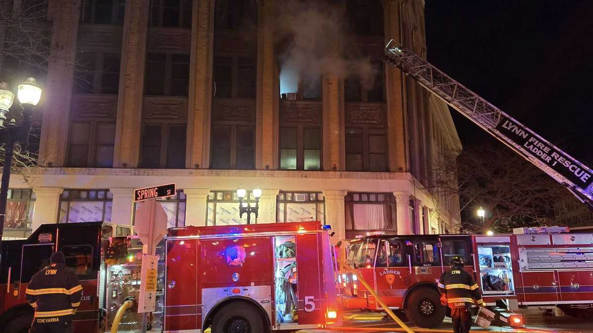  Crews battle fire in Lynn commercial building 