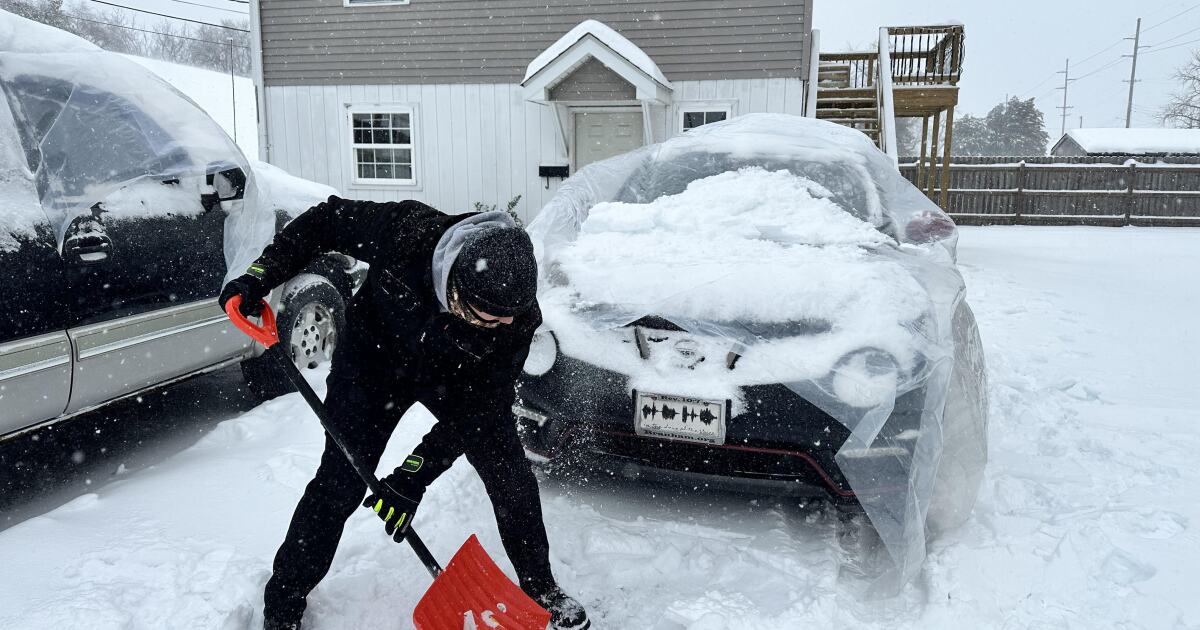  As ice and snow stick around Louisville, officials advise caution to prevent injury 