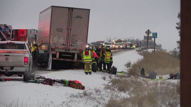  Serious crash blocking both directions of Highway 2 west of Spokane now open again 