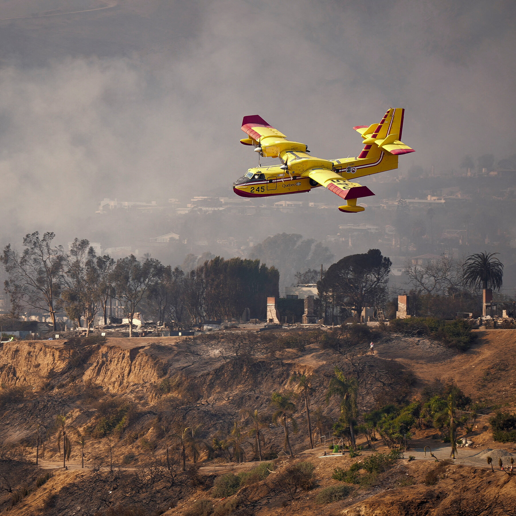  Drone Collision Grounds Firefighting Plane in Los Angeles 