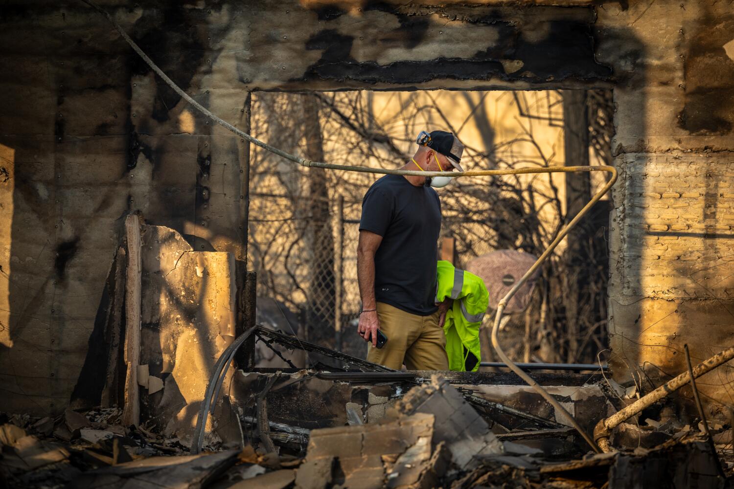  L.A.'s red flag fire weather to last through Friday. Gusts could return Sunday 